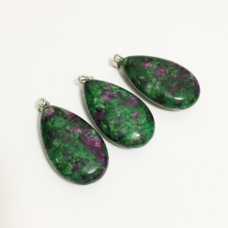 Large size green stone natural rubies Zoisite quartz stone pendant